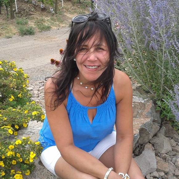 Meet your Posher, Gabriela - Picture 1 of 1